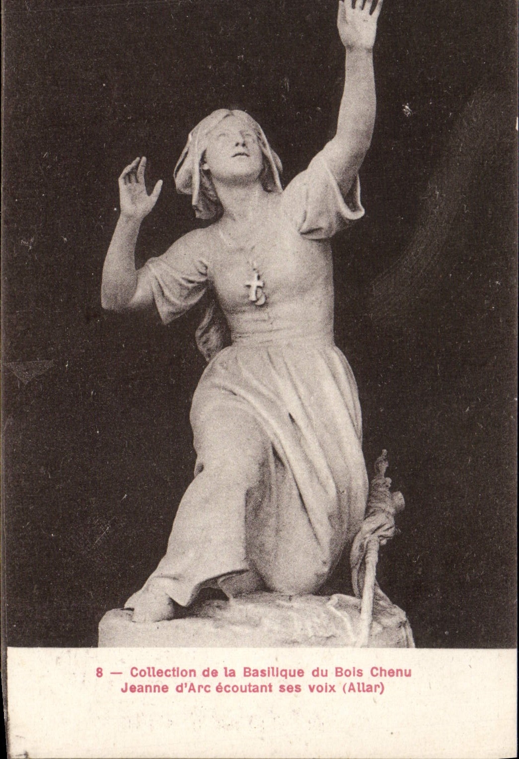 Jeanne d'Arc écoutant ses voix — statue de la Basilique du Bois Chenu (Allar) — Collection de la Basilique du Bois Chenu