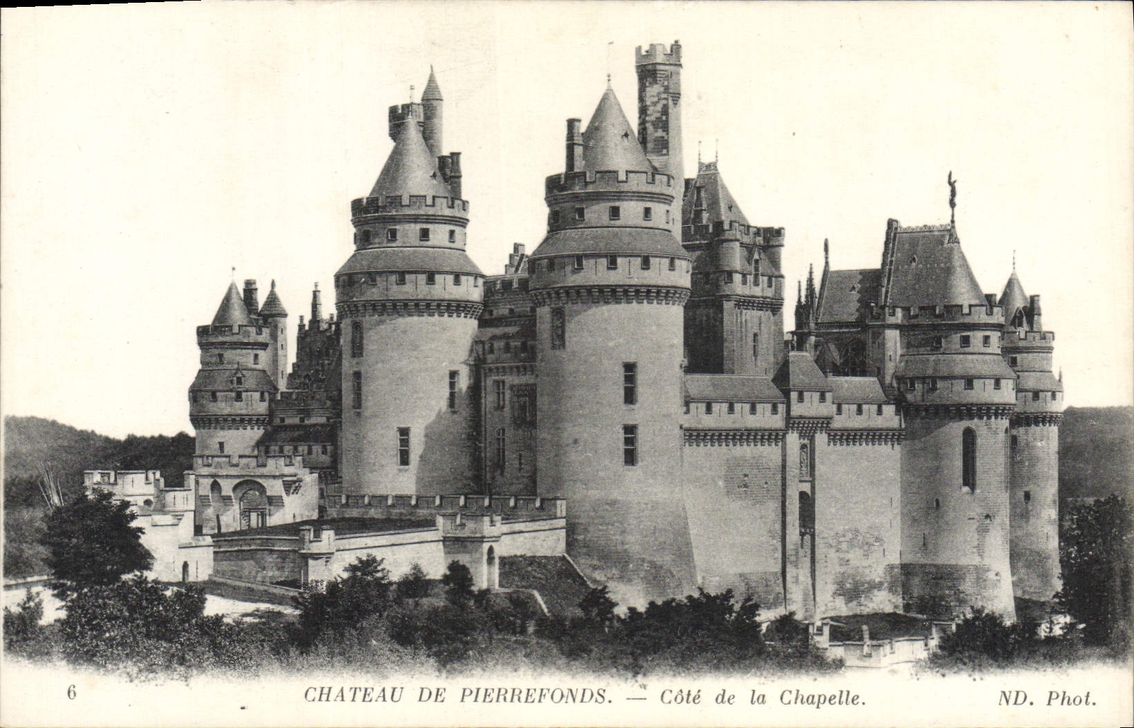 Château de Pierrefonds — Côté de la Chapelle — ND. Phot.