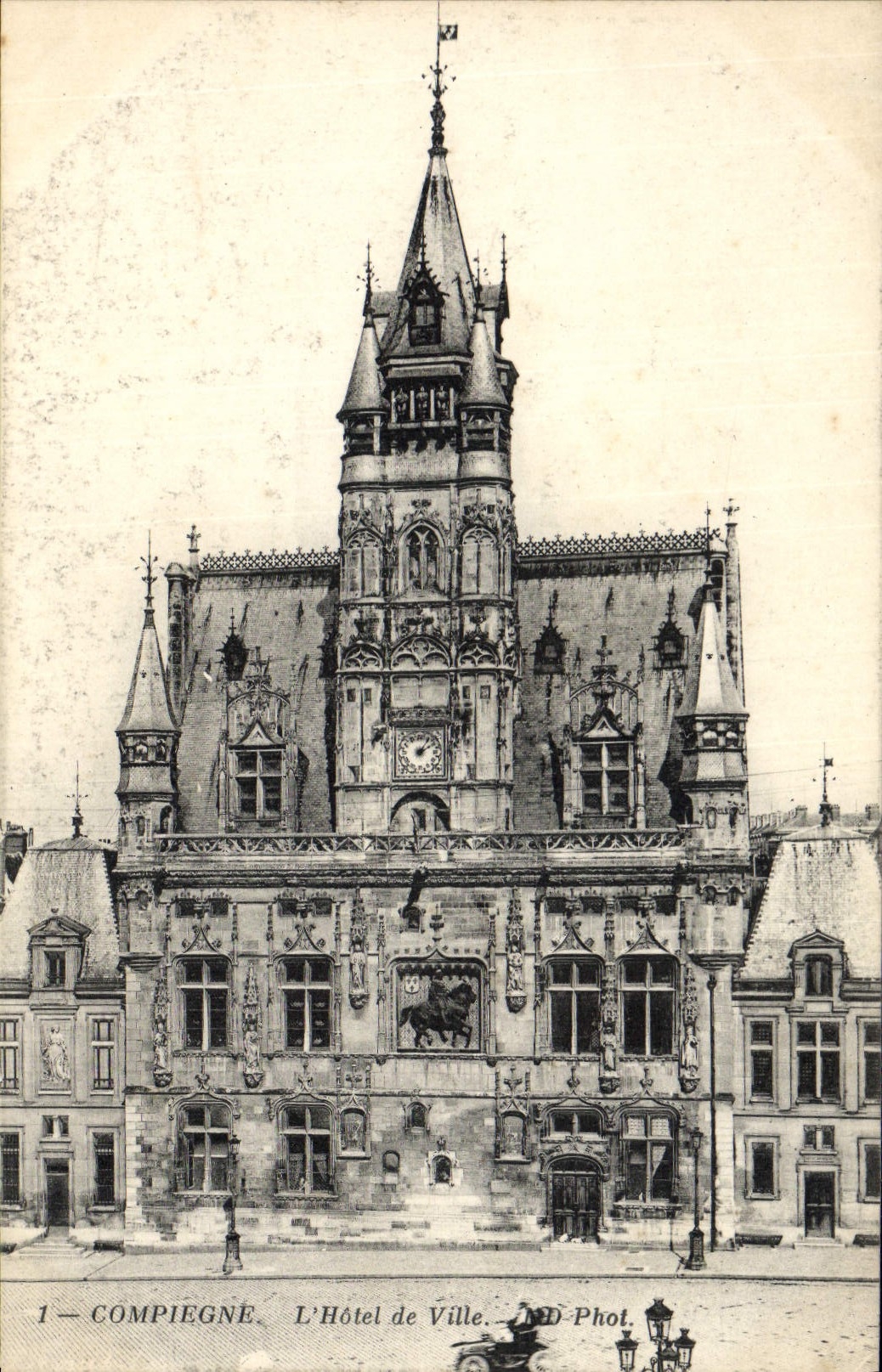 CPA Compiegne L'Hotel De Ville