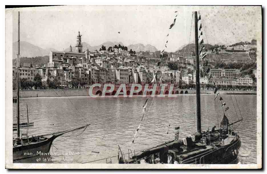CPA Menton Le Port et la Vieille Ville Bateau