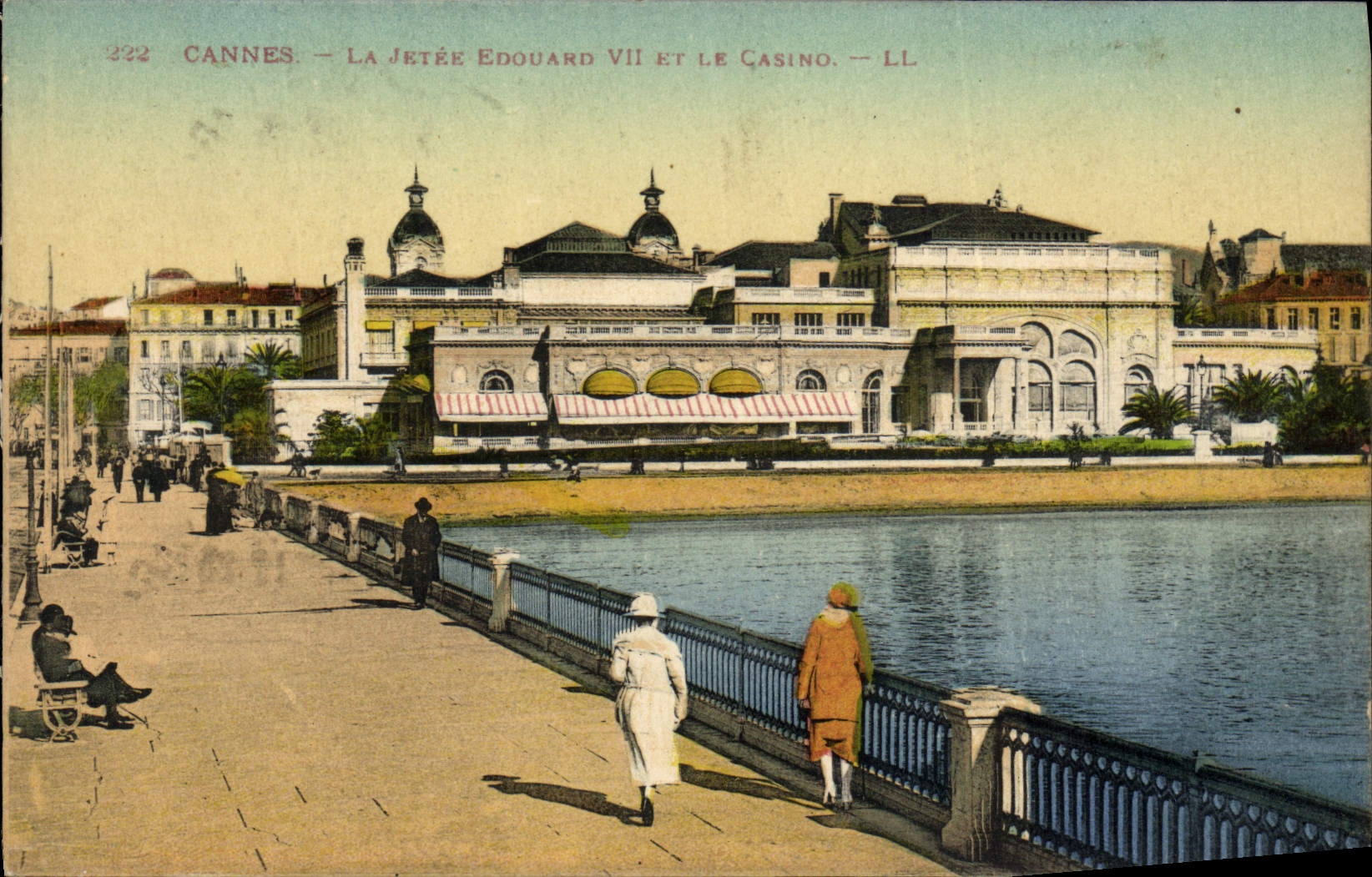 CPA Cannes La jetee d'Edouard VII et le casino
