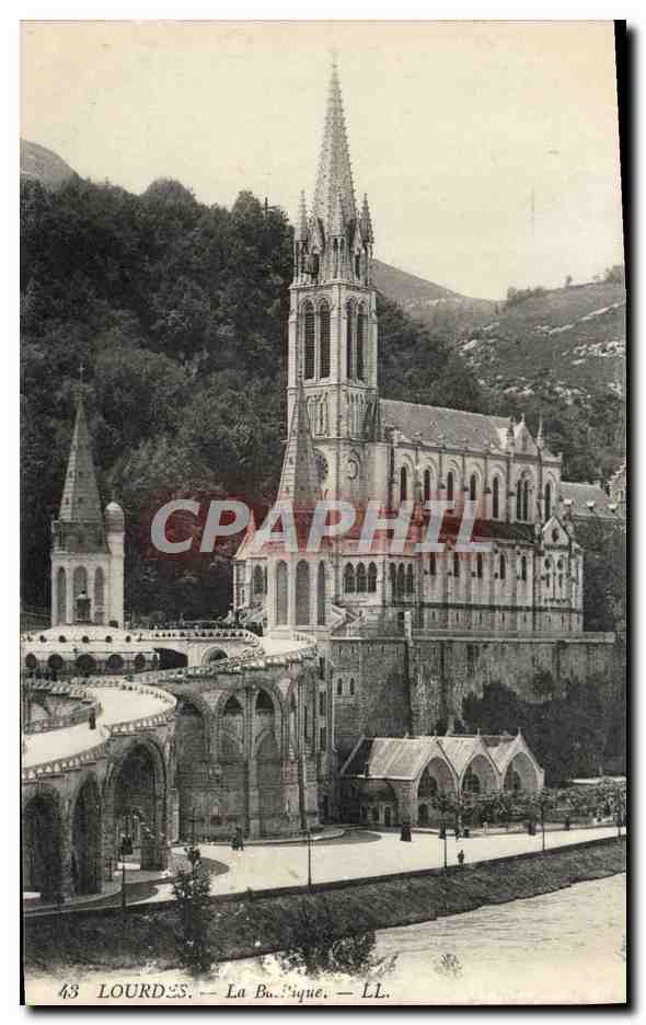 CPA Lourdes La Basilique