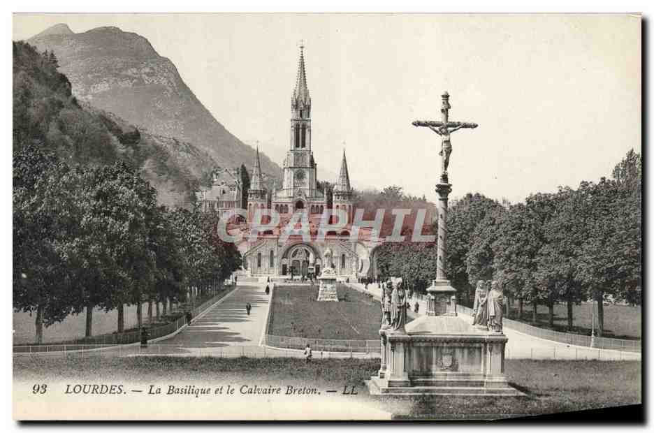 CPA Lourdes La Basilique et la Calvaire Breton