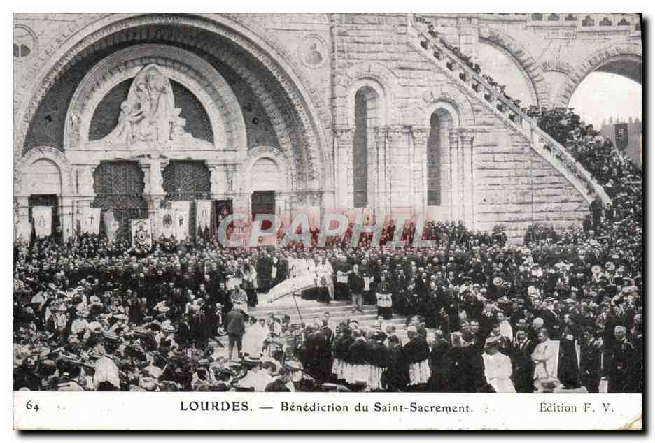 CPA Lourdes Benediction du Saint Sacrement