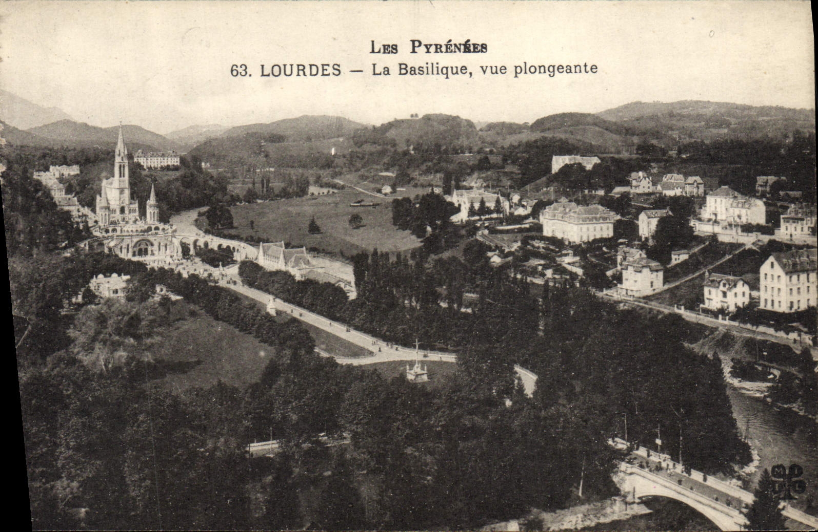 CPA Lourdes La Basilique Vue Plongeante