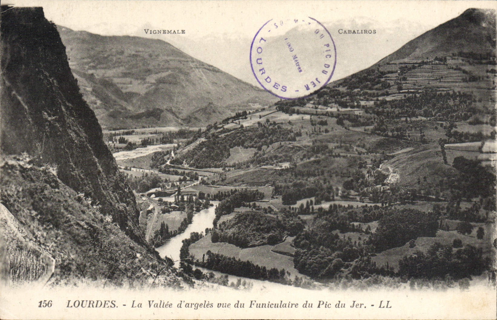 CPA Lourdes La Vallee d'argeles vue du Funiculaire du Pic du Jer