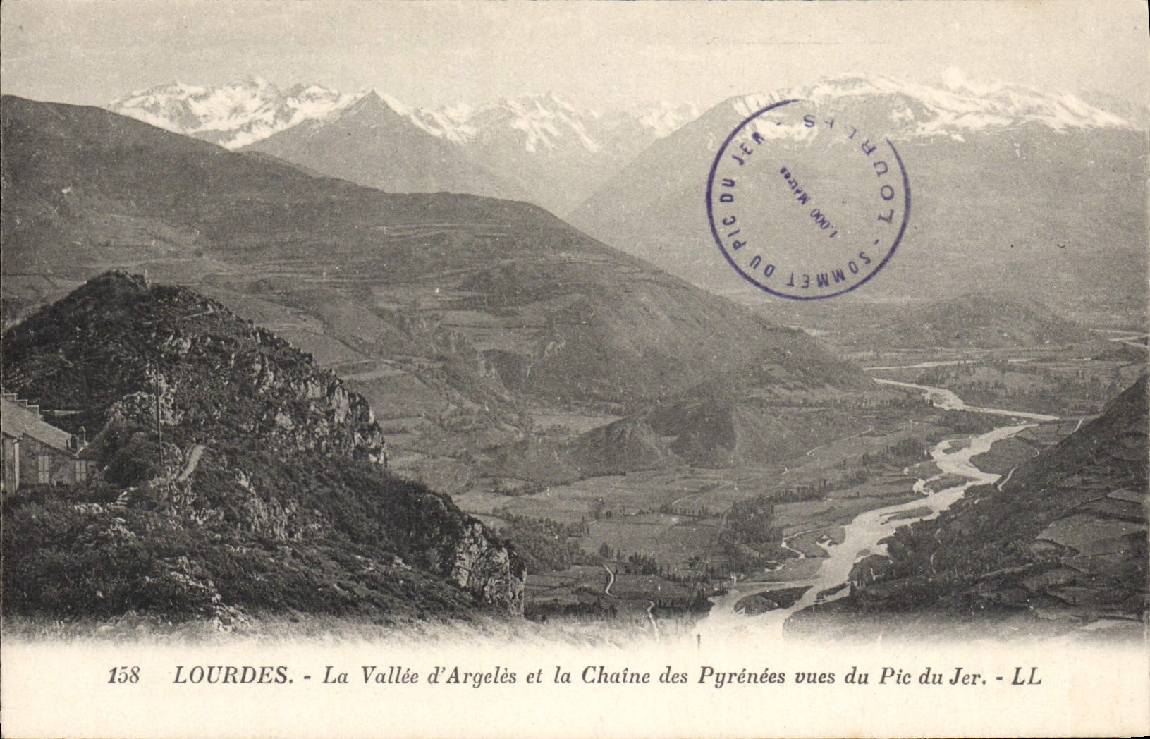CPA Lourdes La Vallee d'argeles et la Chaine des Pyrenees vues du Pic du Jer