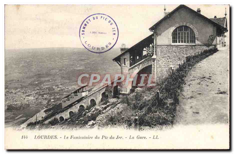 CPA Lourdes Le Funiculaire du Pic du Jer La gare