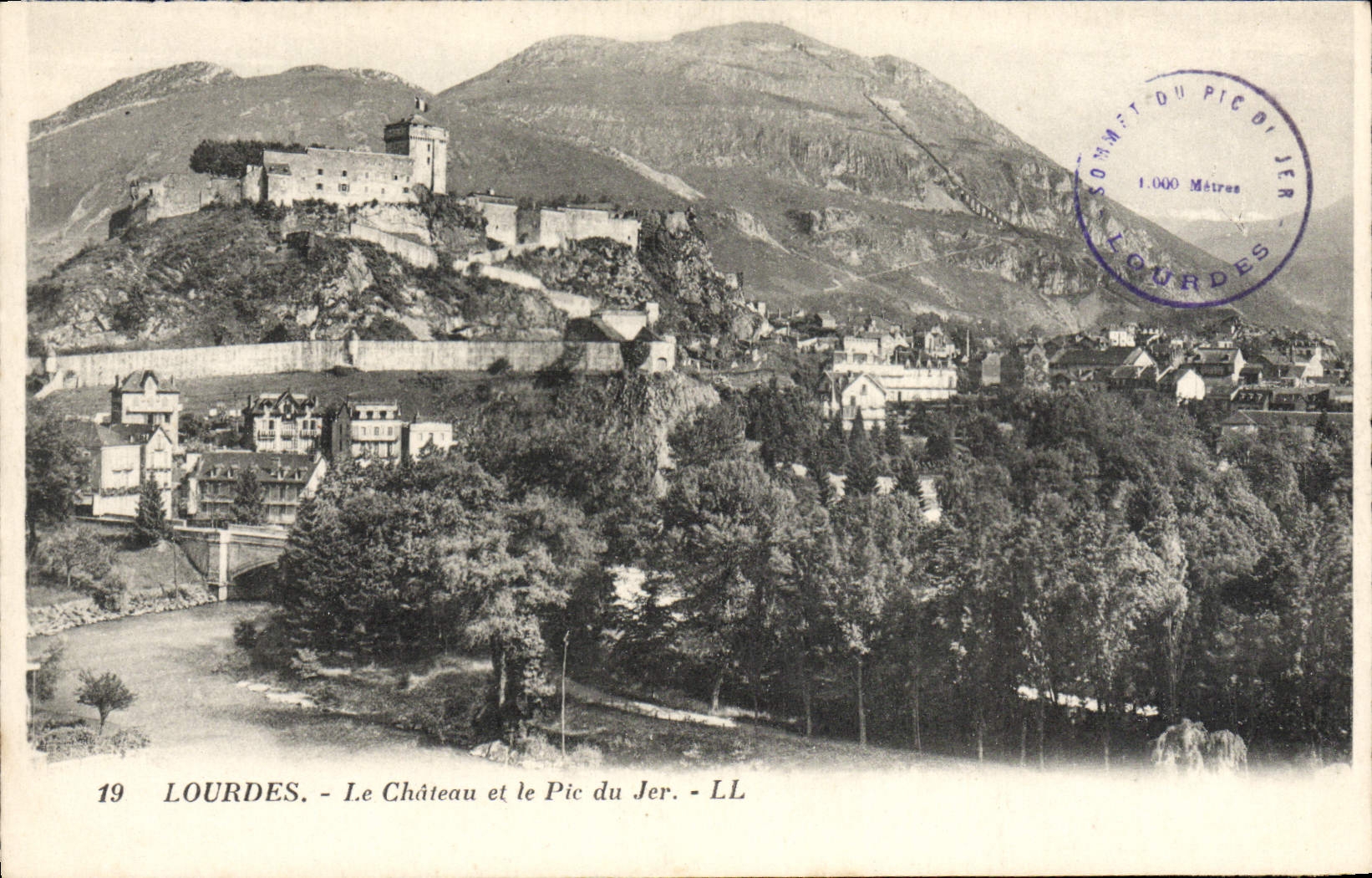 CPA Lourdes Le Chateau et le Pic du Jer