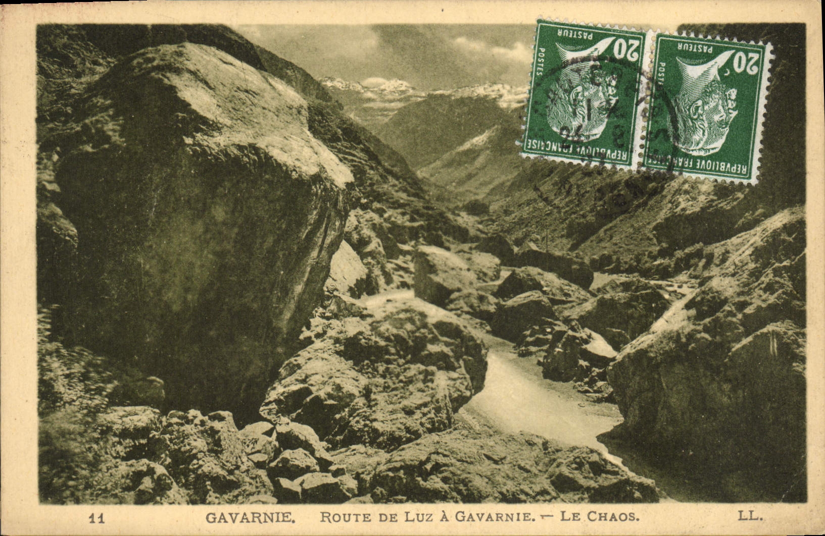 CPA Gavarnie Route De Luz A Gavarnie le chaos