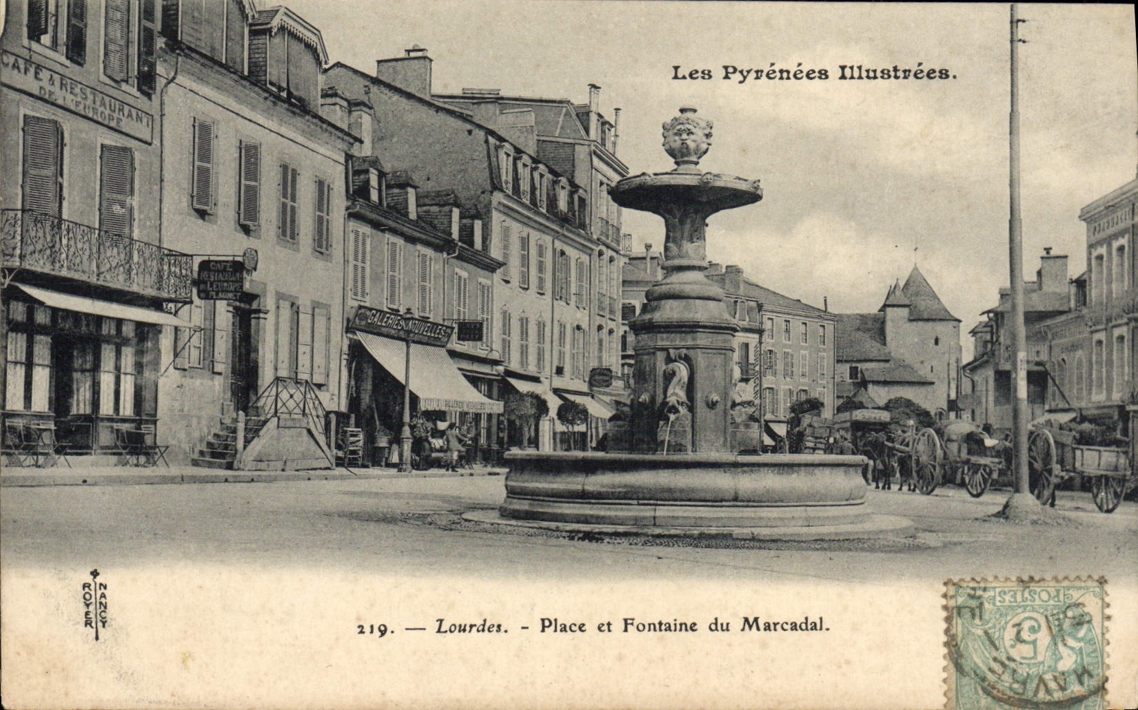 CPA Lourdes Place et Fontaine du Marcadal
