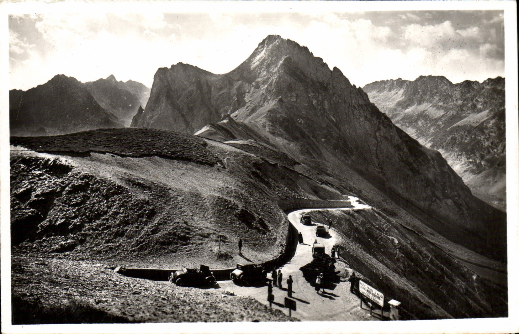 Les Pyrénées — Col du Tourmalet (alt. 2113 m.) et le Pic de l’Espade (alt. 2461 m.) — Édition Photo Quinault