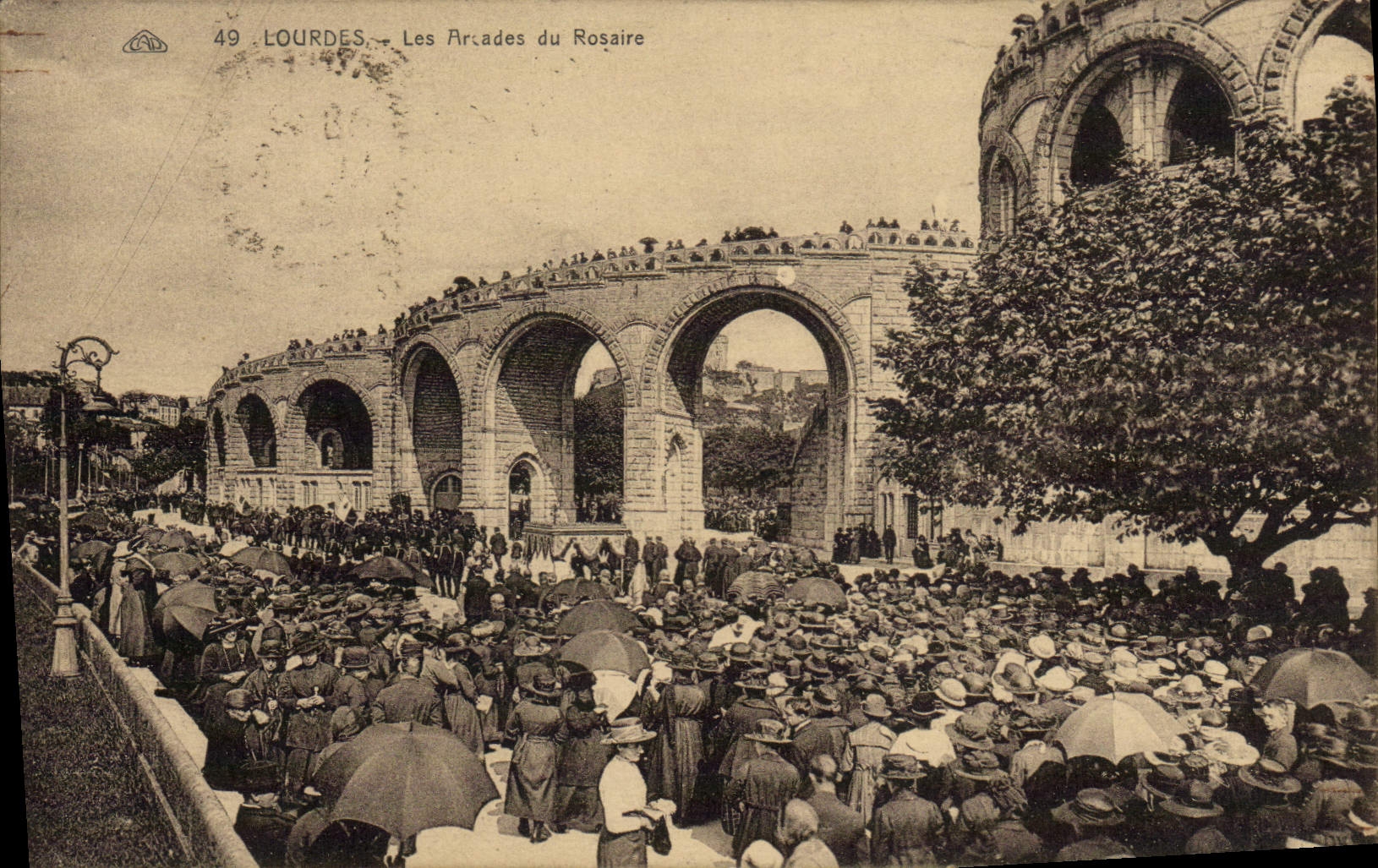 CPA Lourdes Les Arcades du Rosaire