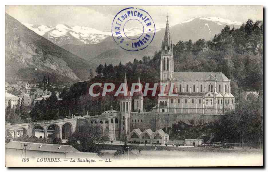CPA Lourdes La Basilique