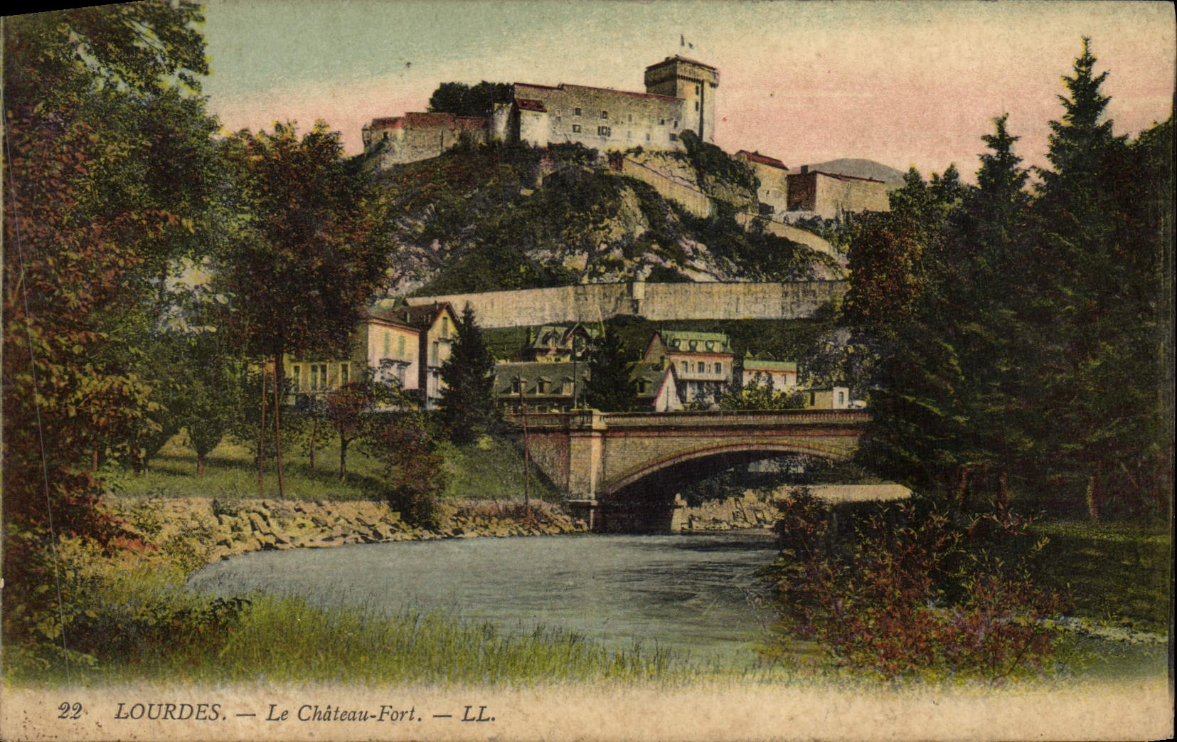 CPA Lourdes Le Chateau Fort