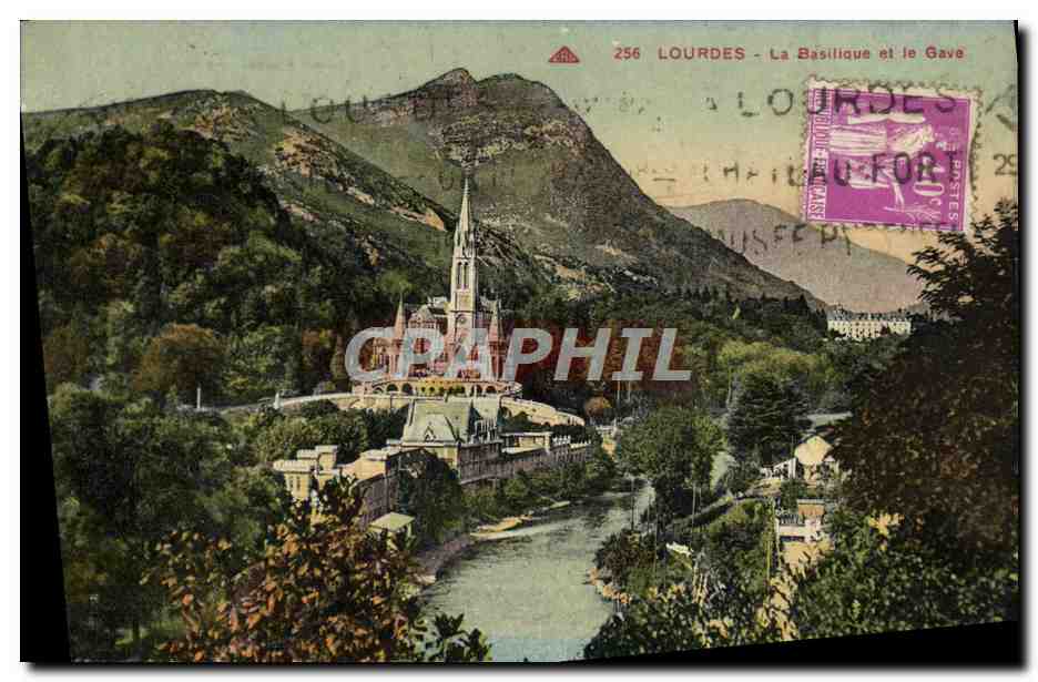 CPA Lourdes La Basilique et le Gave