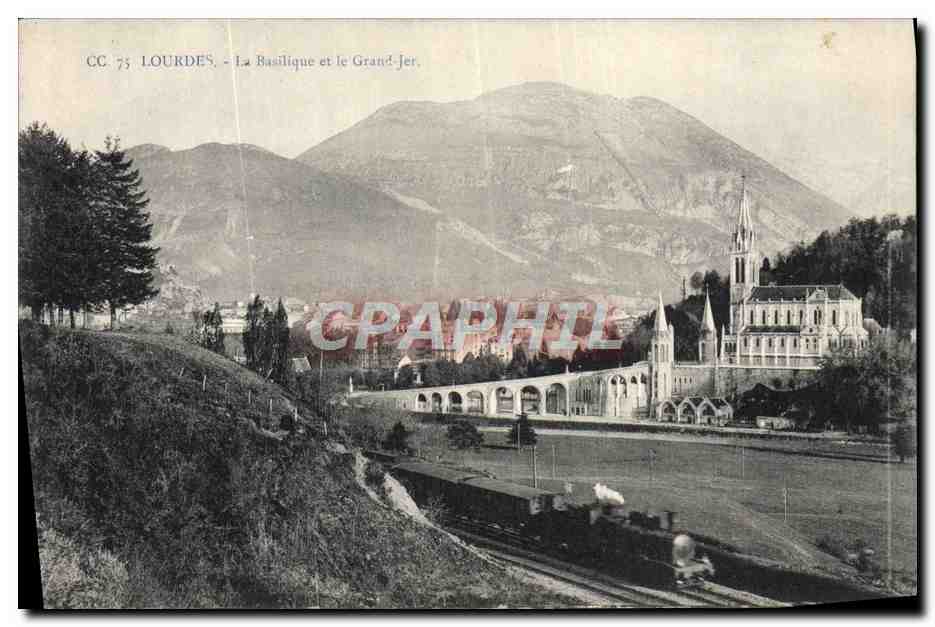 CPA Lourdes La Basilique et le Grand Jer Train a vapeur