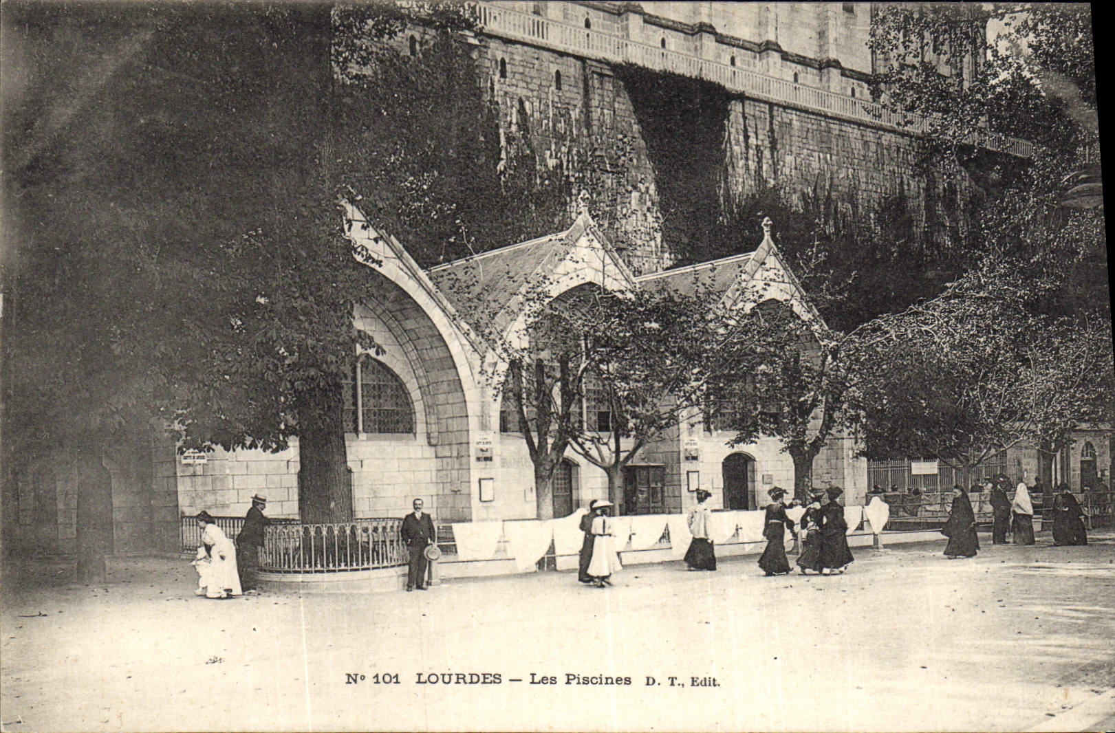CPA Lourdes Les Piscines 