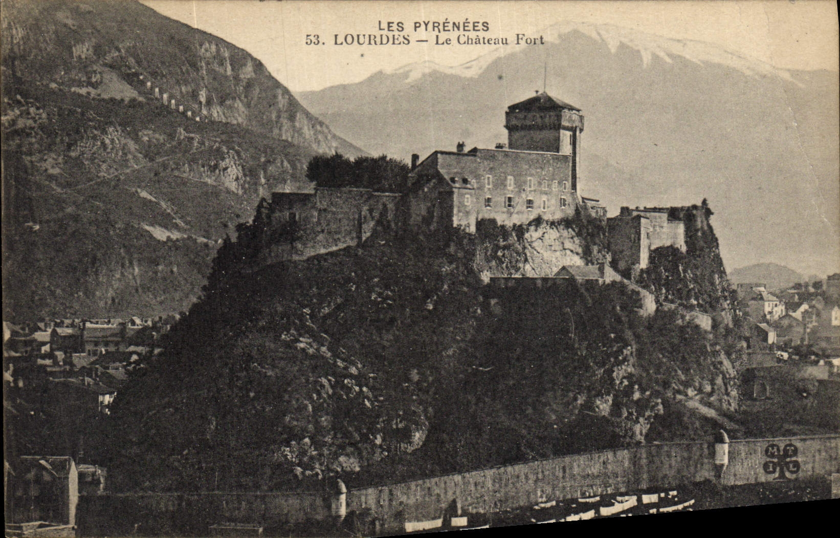 CPA Lourdes Le Chateau Fort