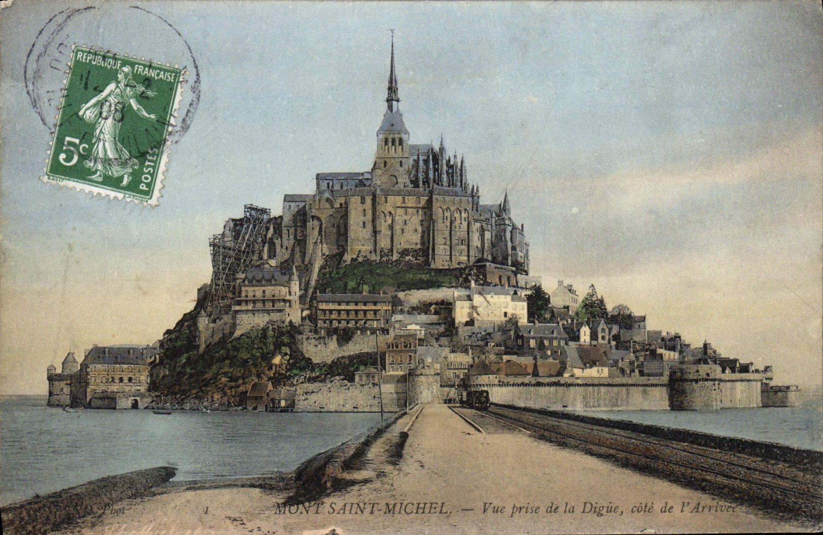 Mont Saint-Michel — Vue prise de la Digue, côté de l'Arrivée — D. Phot