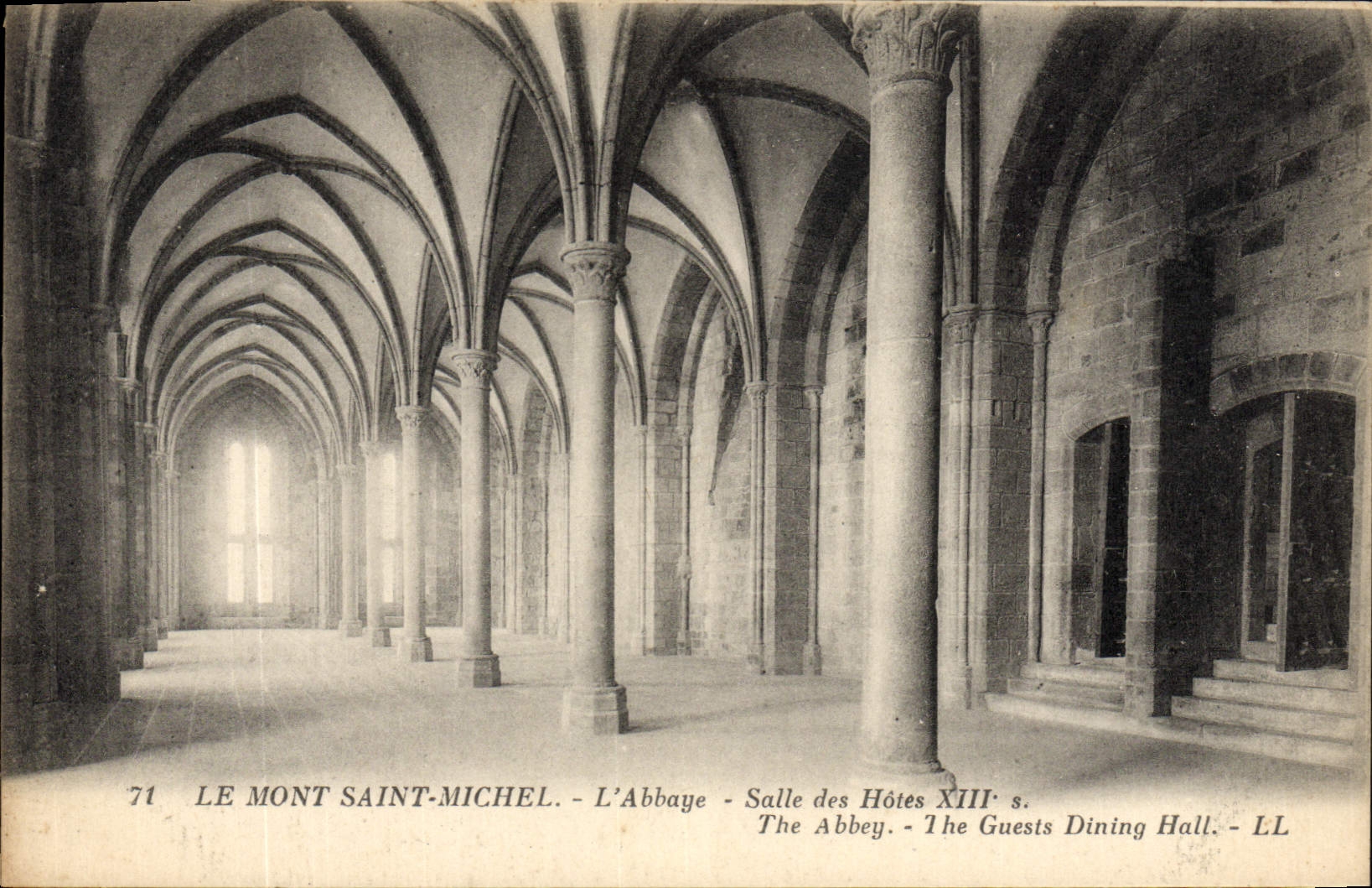 CPA Mont St Michel L'Abbaye Salle des Hotes