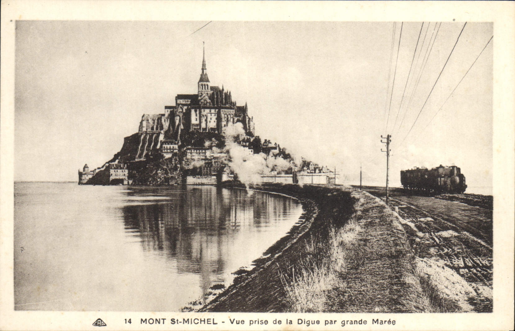CPA Mont St Michel Vue Prise de la Digue Train
