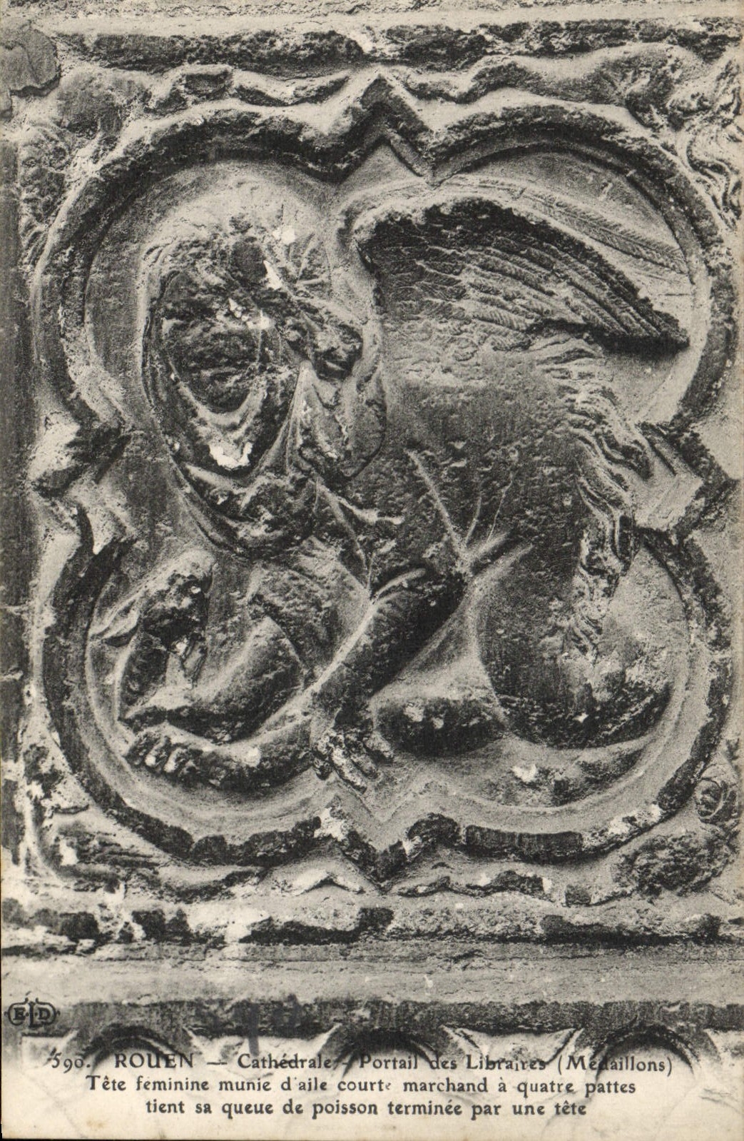 CPA Rouen Cathedrale Portail des Libraires Medaillons Tete feminine munie d'aile courte marchand a quattre pattes