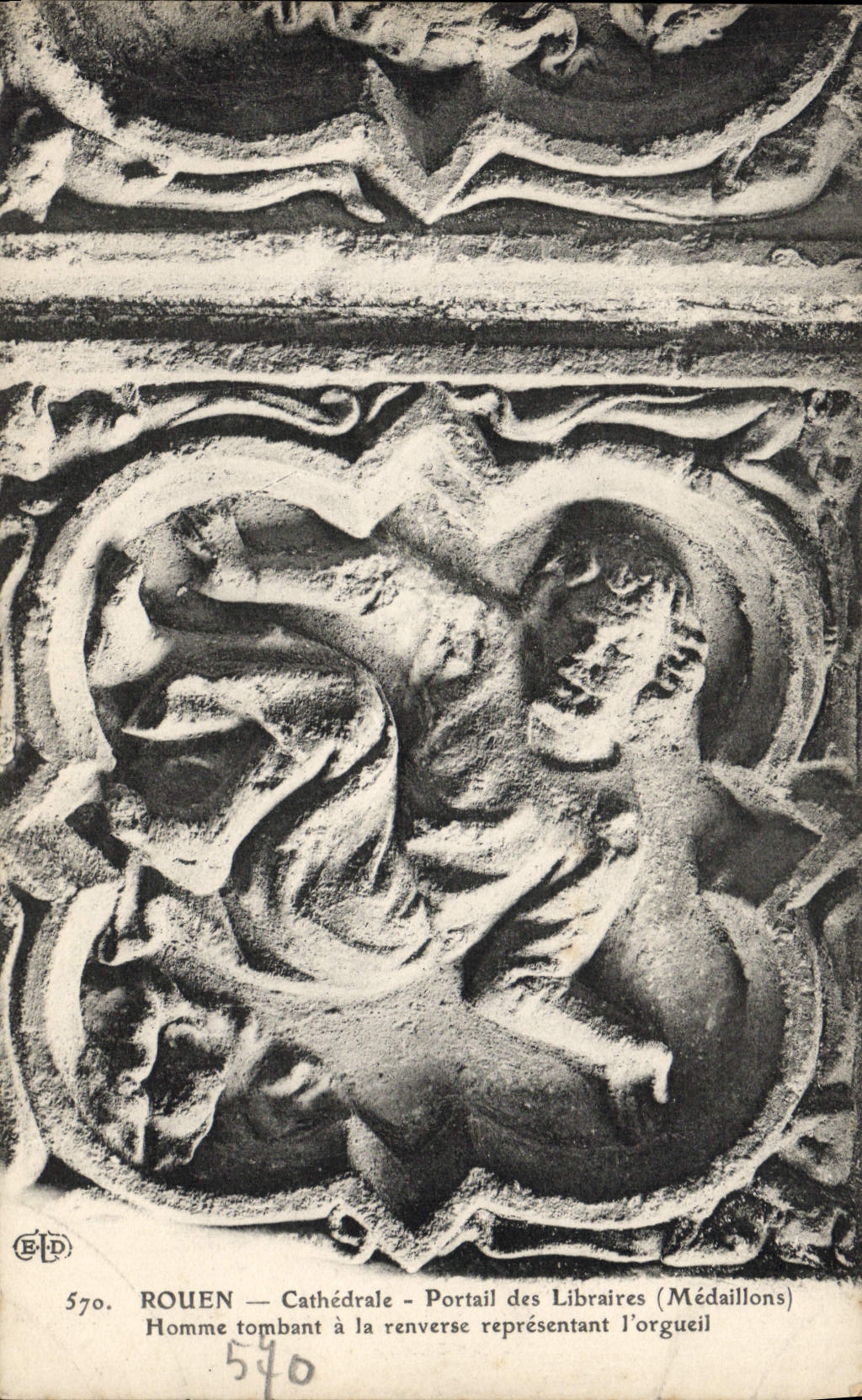 CPA Rouen Cathedrale Portail des Libraires Medaillons Homme tombant a la renverse representant l'orgueil