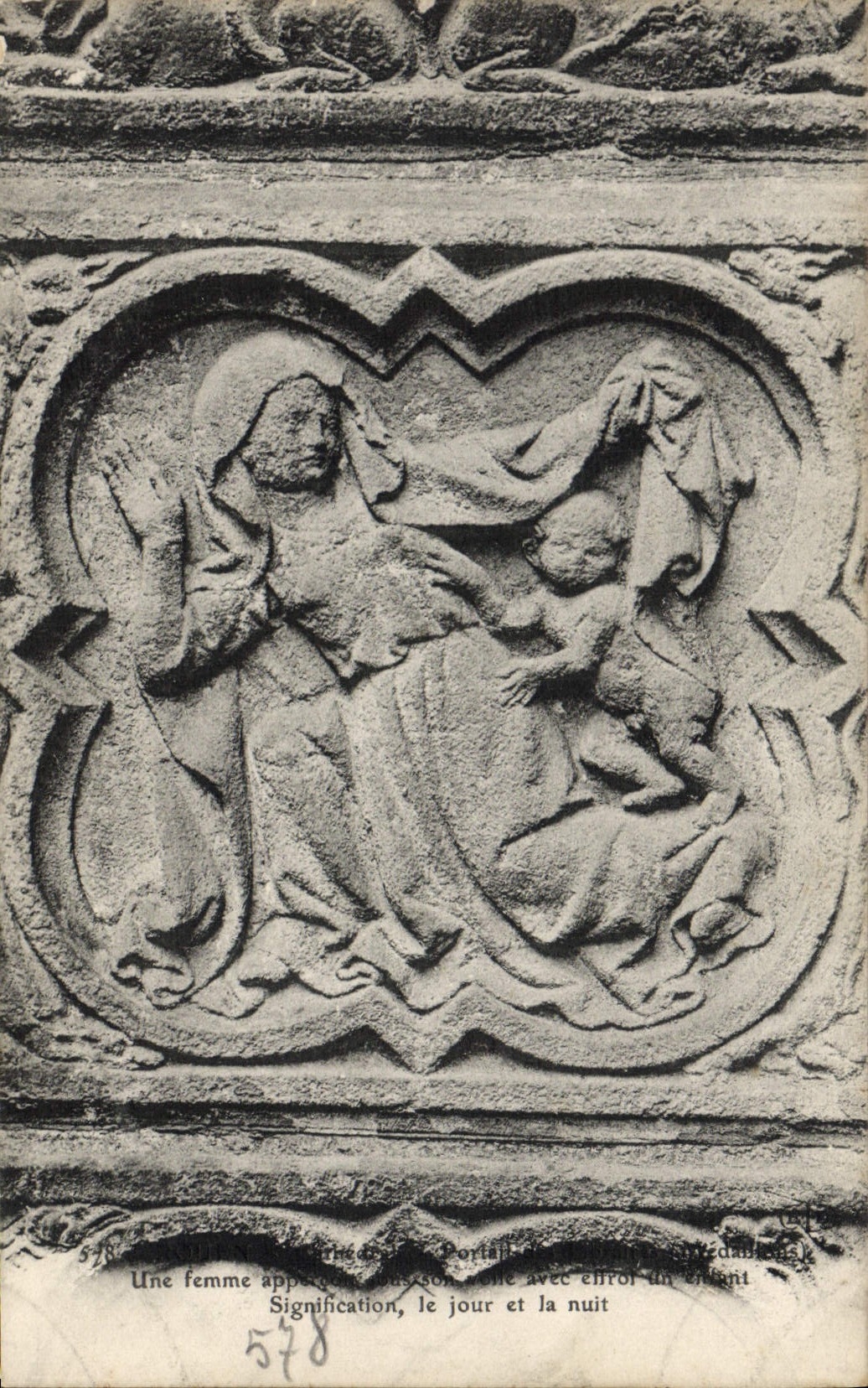 CPA Rouen Cathedrale Portail des Libraires Medaillons Femme Enfant Bebe