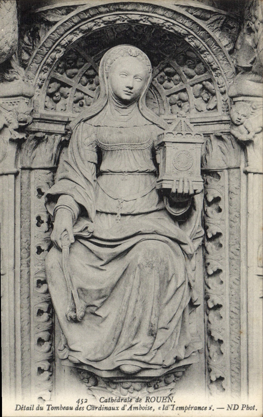 CPA Rouen La Cathedrale Detail du tombeau des cardinaux d'Amboise La Temperance