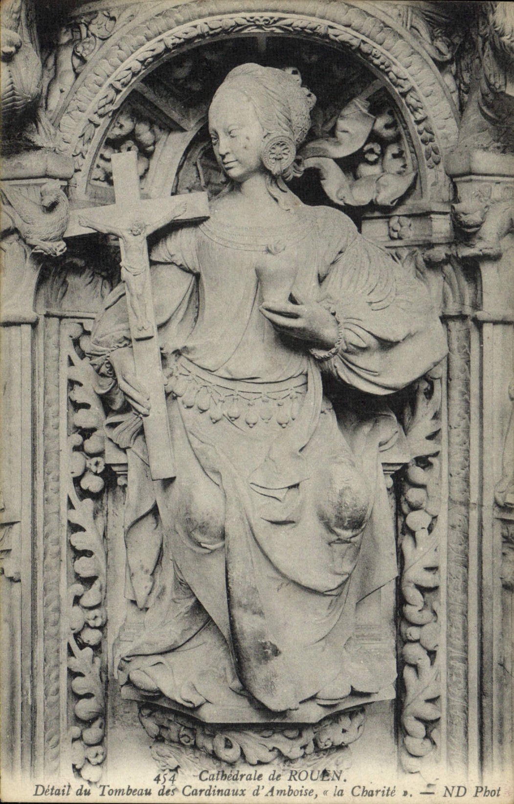 CPA La Cathedrale De Rouen Detail du tombeau des cardinaux d'Amboise La charite