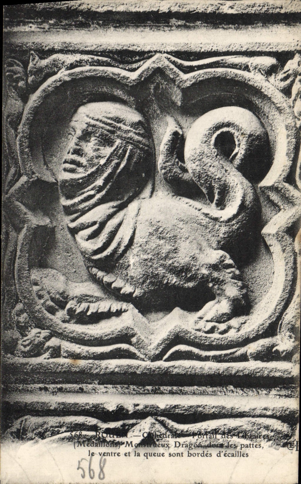 CPA Rouen Cathedrale Portail des Libraires Medaillons Monstrueux dragon dont les pattes le ventre et la queue 