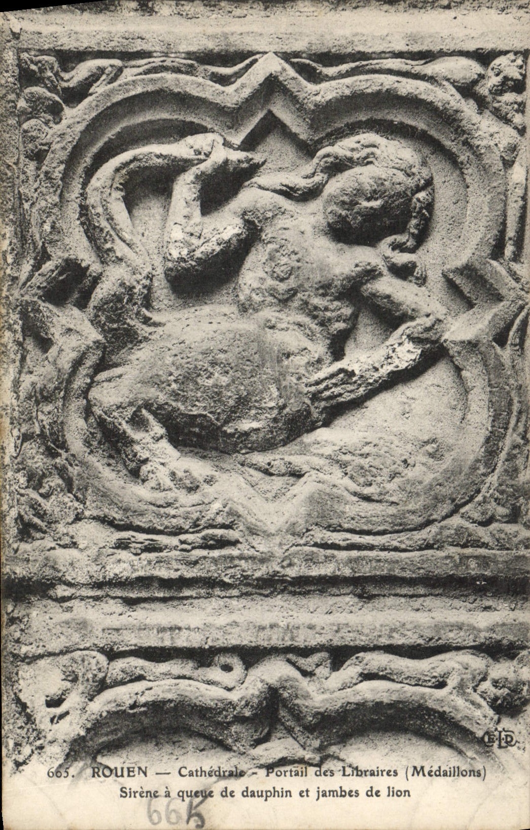 CPA Rouen Cathedrale Portail des Libraires Medaillons Sirene a queue de dauphin et jambes de lion