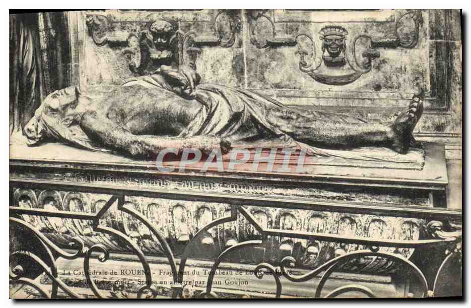 CPA La Cathedrale de Rouen Fragment du tombeau de Louis de Breze 