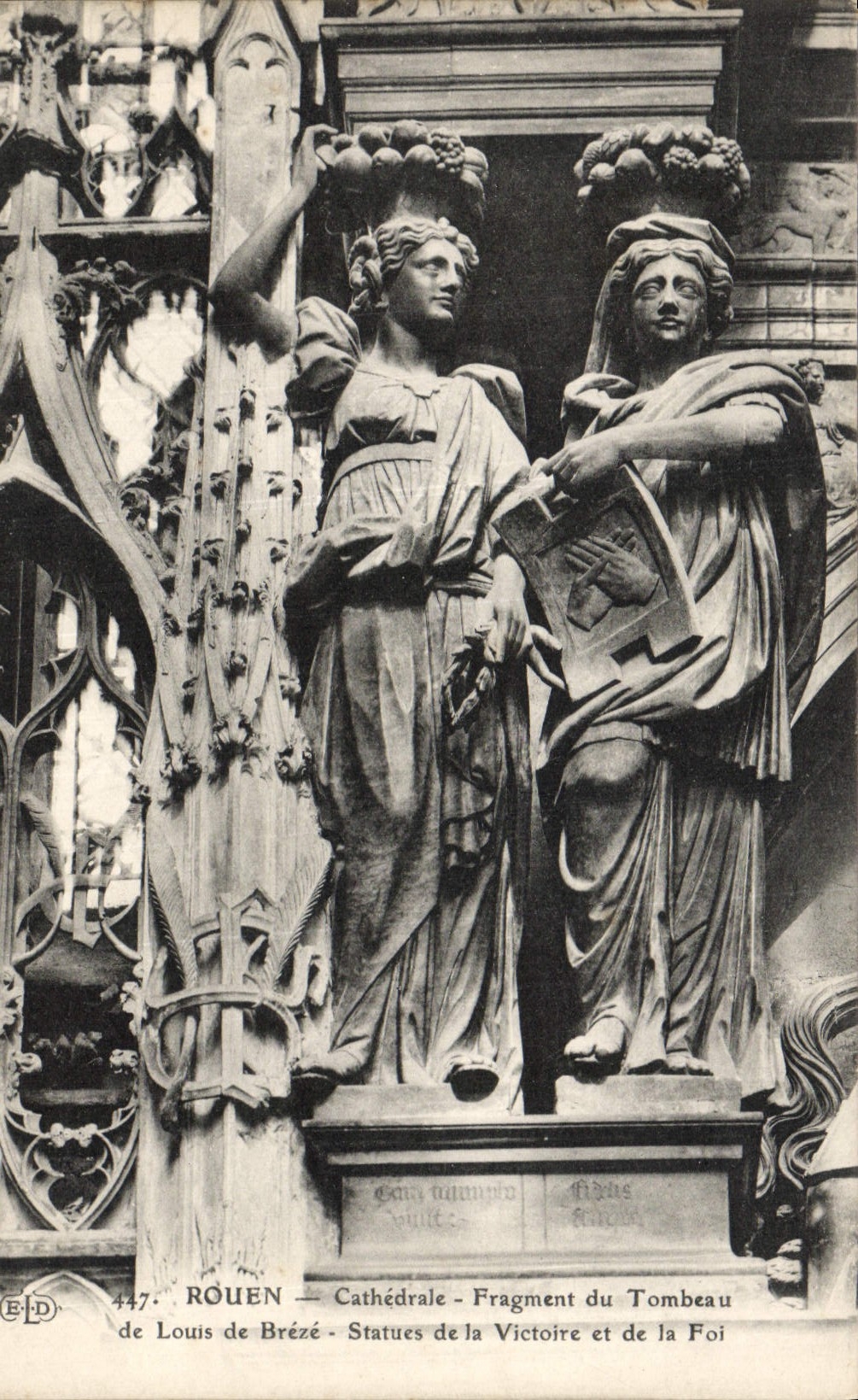 CPA Rouen Cathedrale Fragment du Tombeau de Louis Breze Statues de la victoire et de la foi 