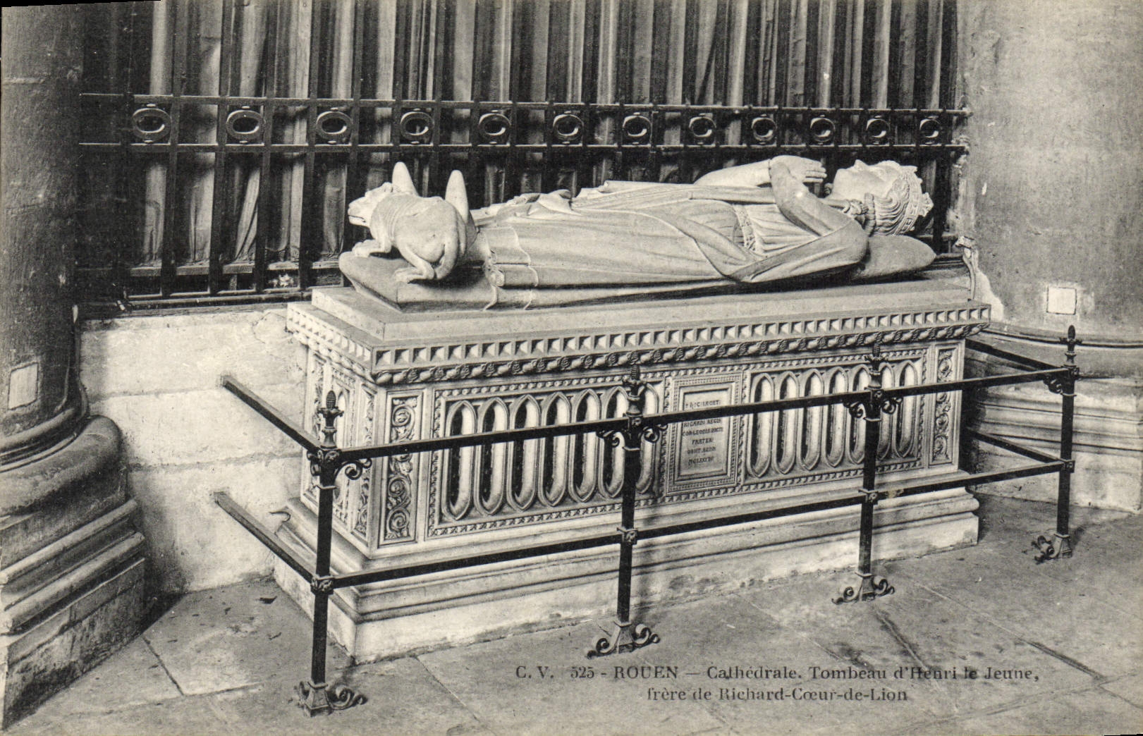CPA Rouen Cathedrale Tombeau d'Henri le jeune frere de Richard Coeur de Lion