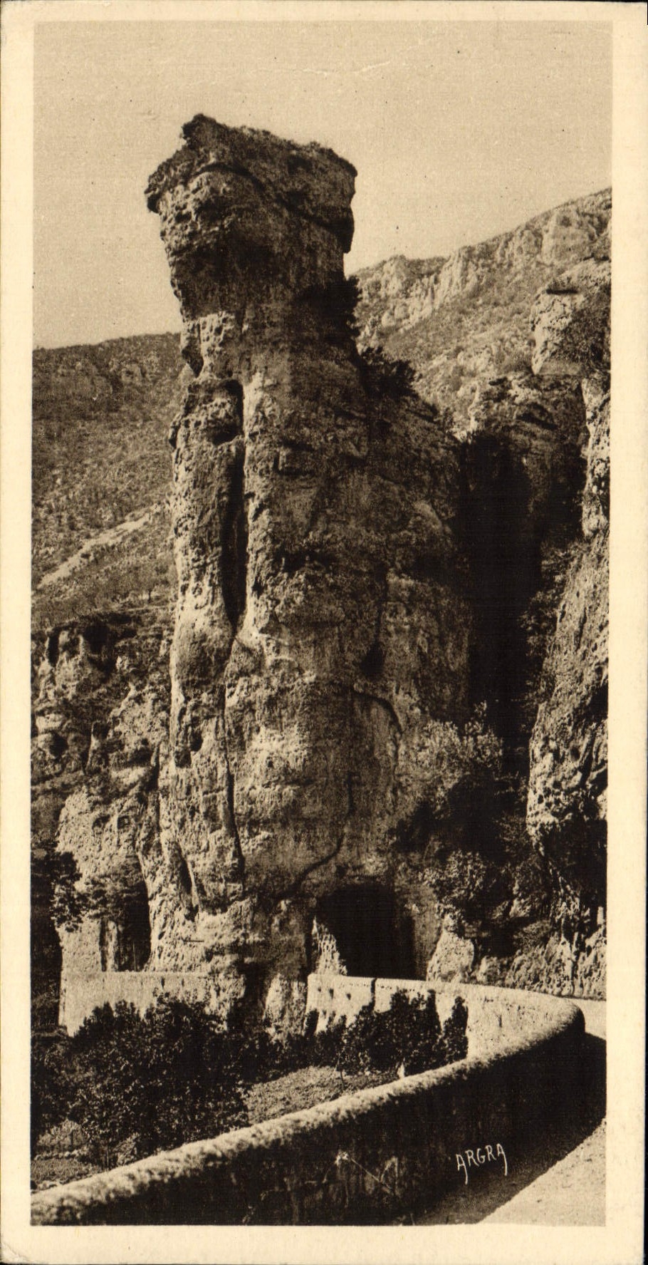 Antike Ansichtskarte Gorges du Tarn Pougnadoires der Tunnel