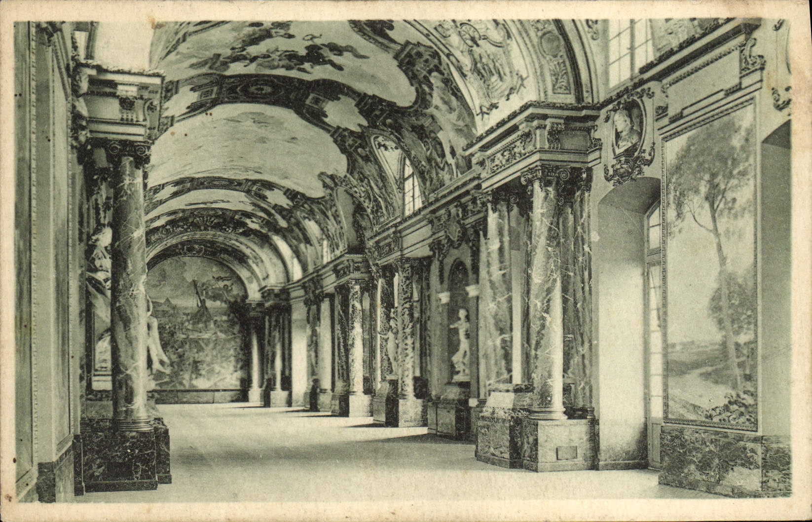 Intérieur du château de Fontainebleau — Galerie des Glaces — éditeur Corr. Illustr. Paris