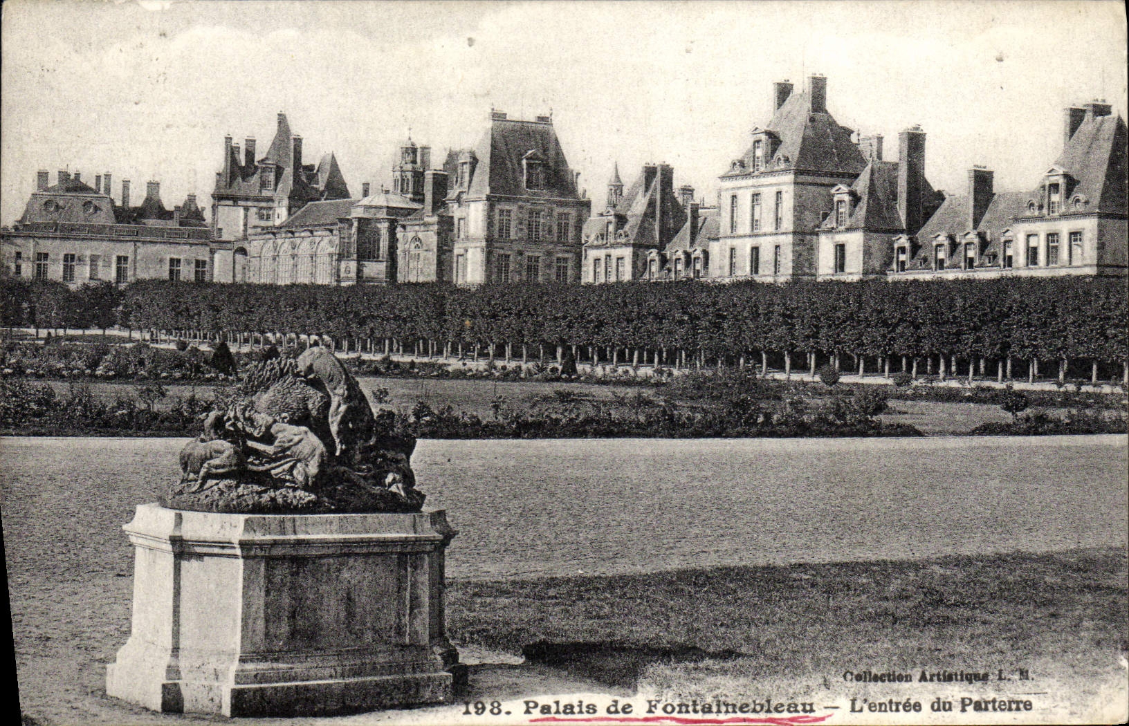 Palais de Fontainebleau — L'entrée du Parterre — Collection Artistique L. M. n°198