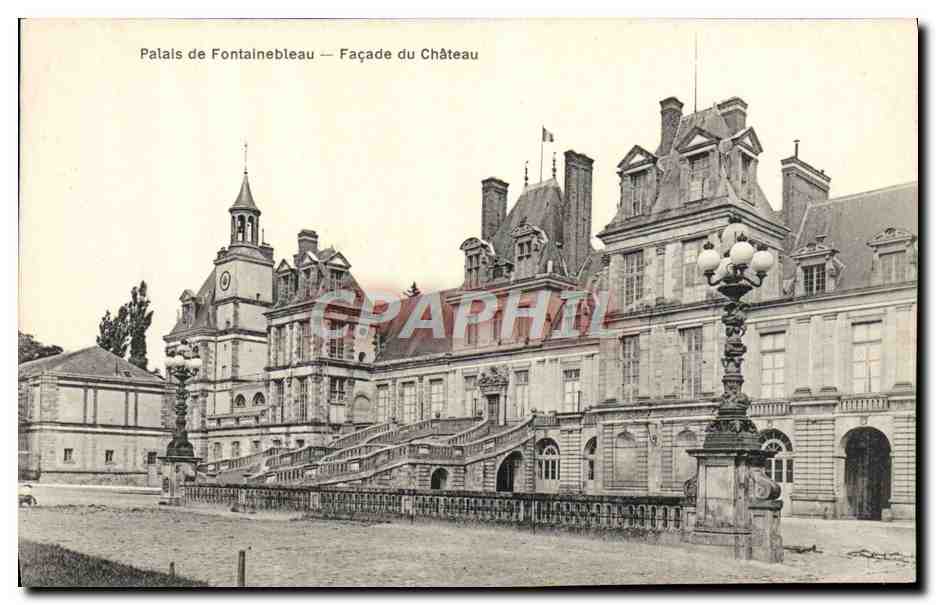 Palast von Fontainebleau — Fassade des Schlosses — I. P. M. Paris