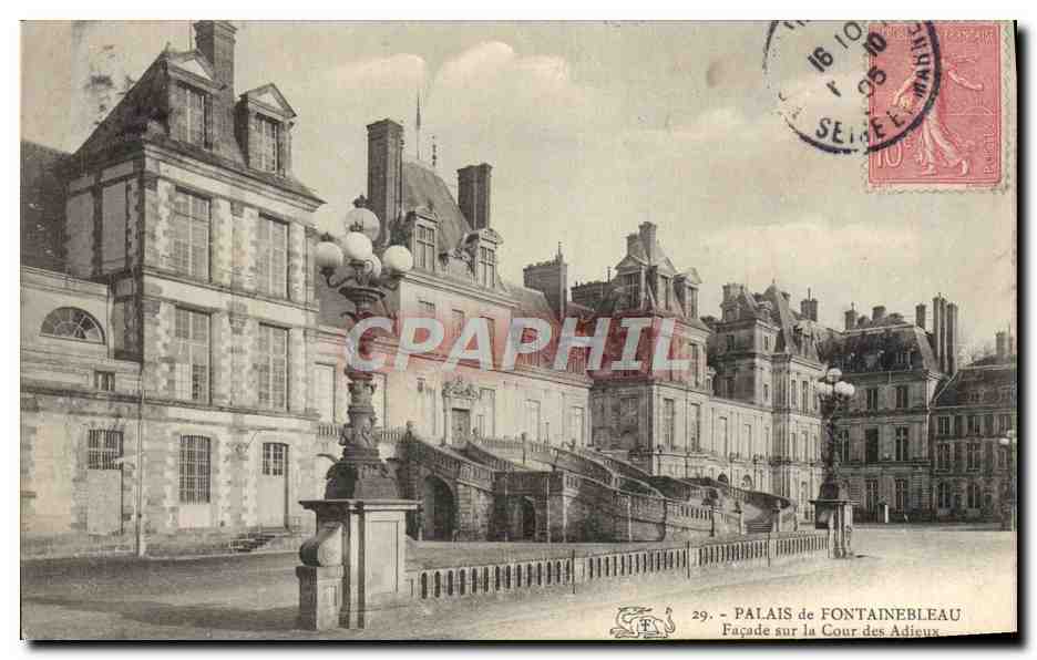 Palais de Fontainebleau — Façade sur la Cour des Adieux — éditeur non identifié, n° 29