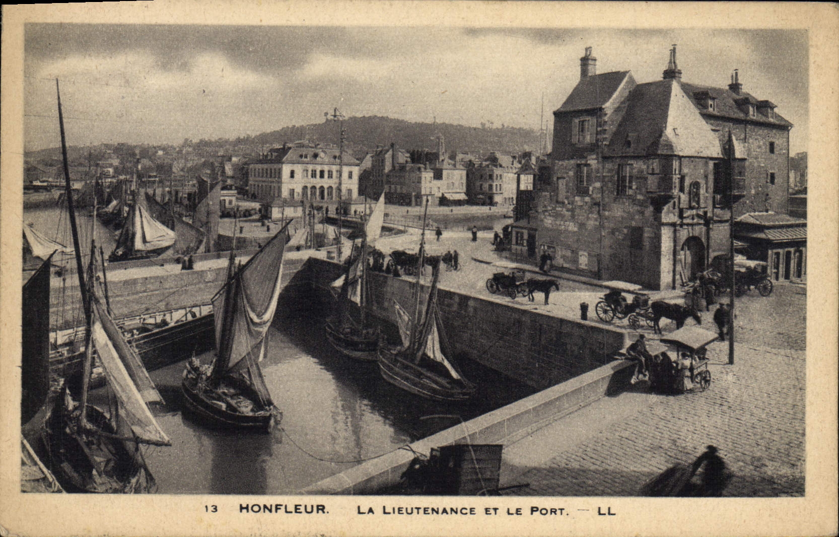 Honfleur — Ansicht der Lieutenant und des Hafens — LL