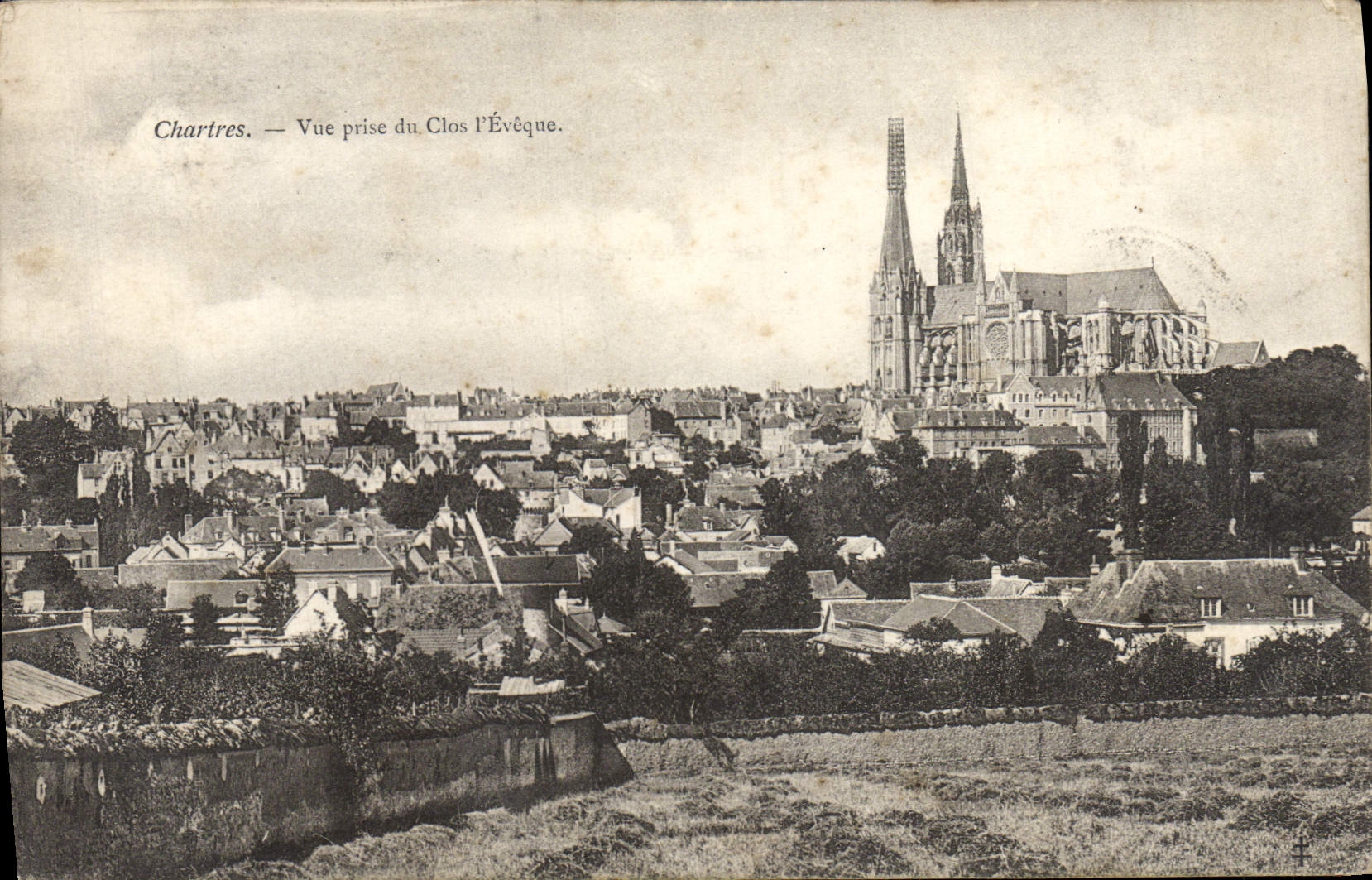 CPA Chartres Vue prise du Clos l'Eveque 