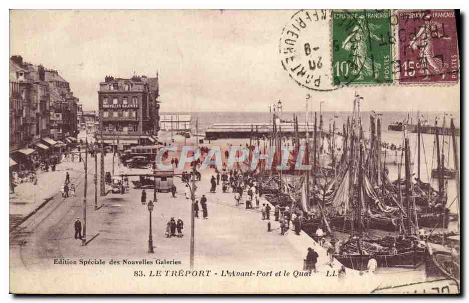 CPA Le Treport L'Avant Port et le Quai Bateaux