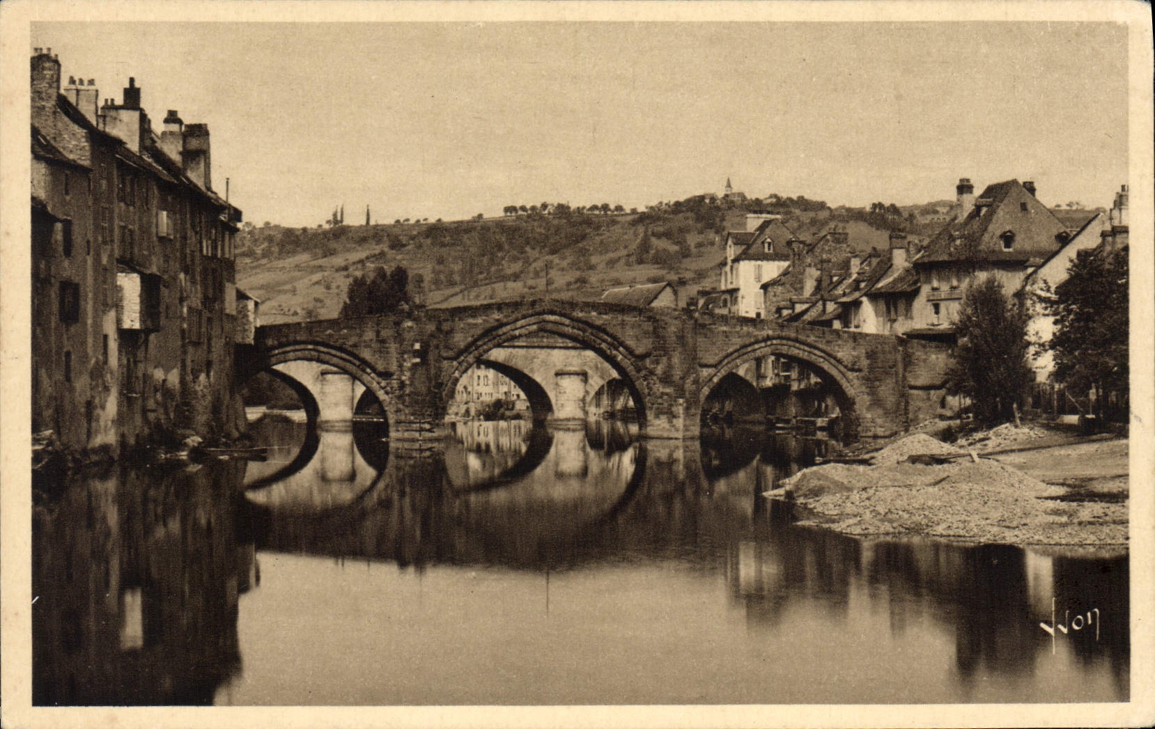 CPA Espalion Le Pont Vieux et le lot
