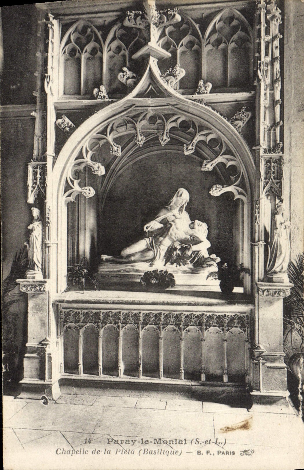 CPA Paray le Monial Chapelle de la Pieta