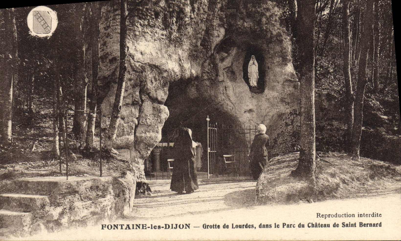 Fontaine-les-Dijon — Grotte de Lourdes, dans le Parc du Château de Saint Bernard