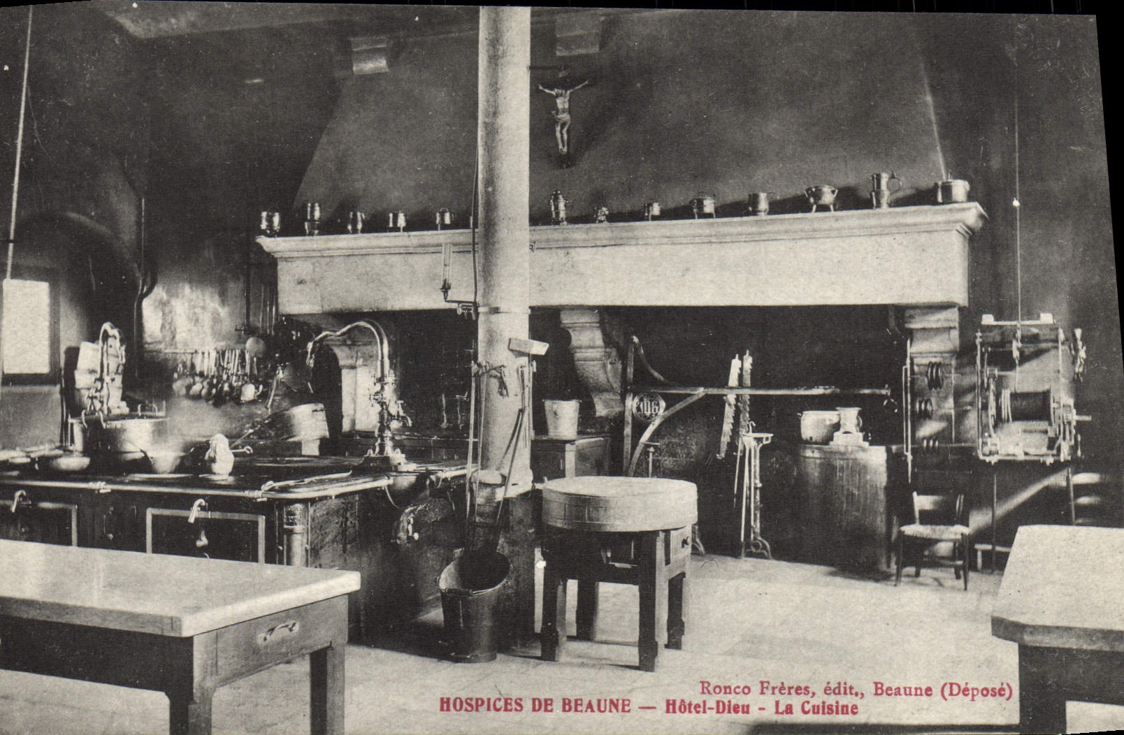 Hospices de Beaune — Hôtel-Dieu — La Cuisine — Ronco Frères, édit., Beaune (Déposé)