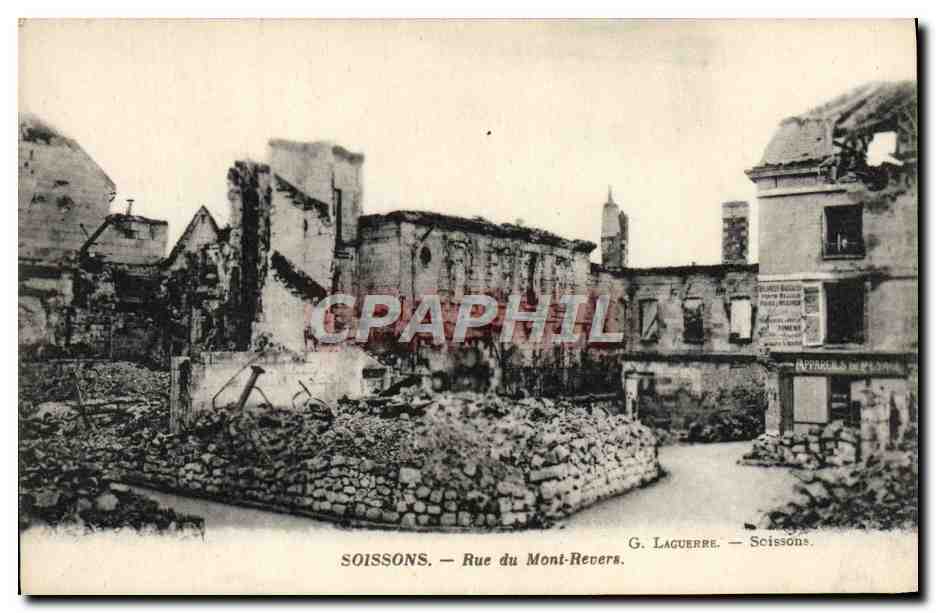 CPA Soissons Rue du Mont Revers Militaria 