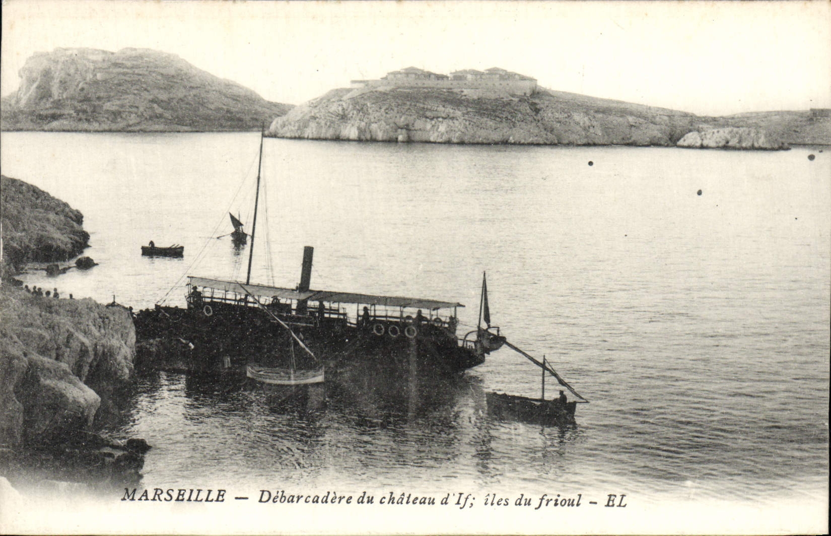 CPA Marseille Debarcadere du Chateau d'If Iles du Frioul Bateau 